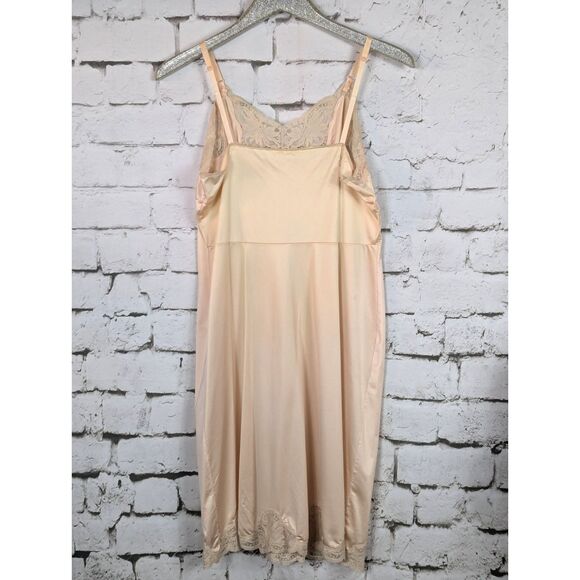 VINTAGE WONDERMAID Shiny Nylon Lace Slip Peach Cream USA Union Glamour Medium - Picture 5 of 8